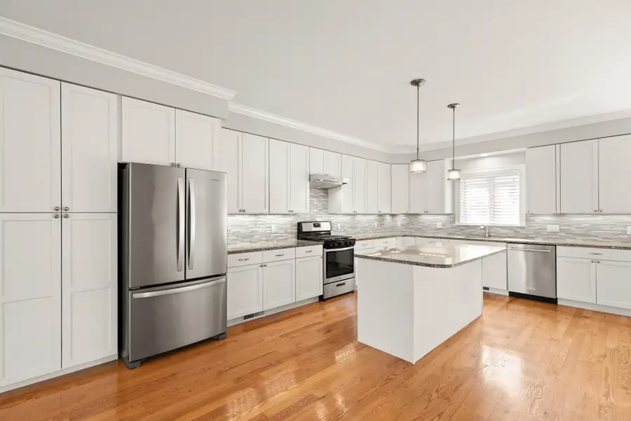 29 Wadsworth Ave #2, Waltham, MA 02453 - #2