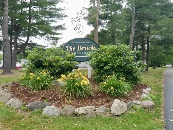 170 E Hadley Rd #18, Amherst, MA 01002