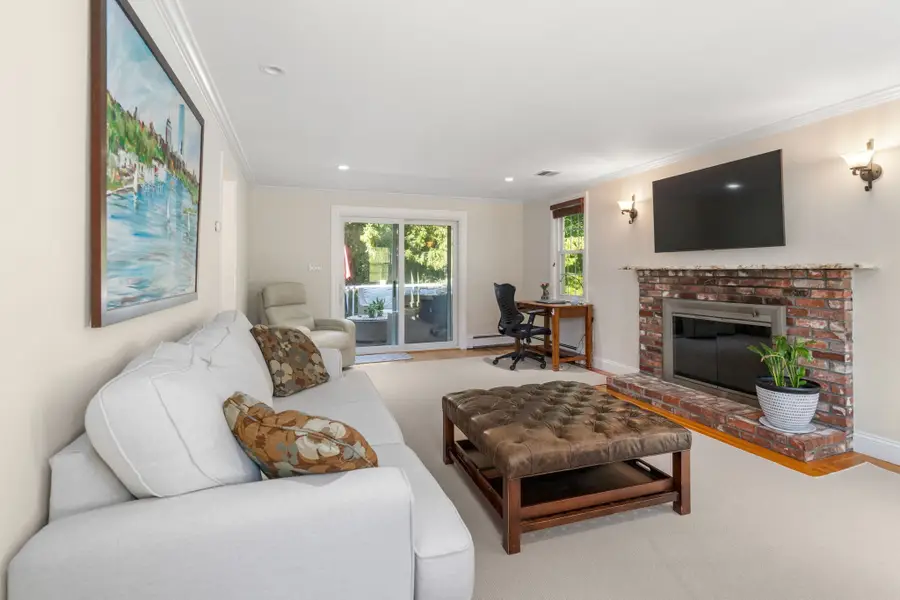 56 Country Ln, Westwood, MA 02090 - #3
