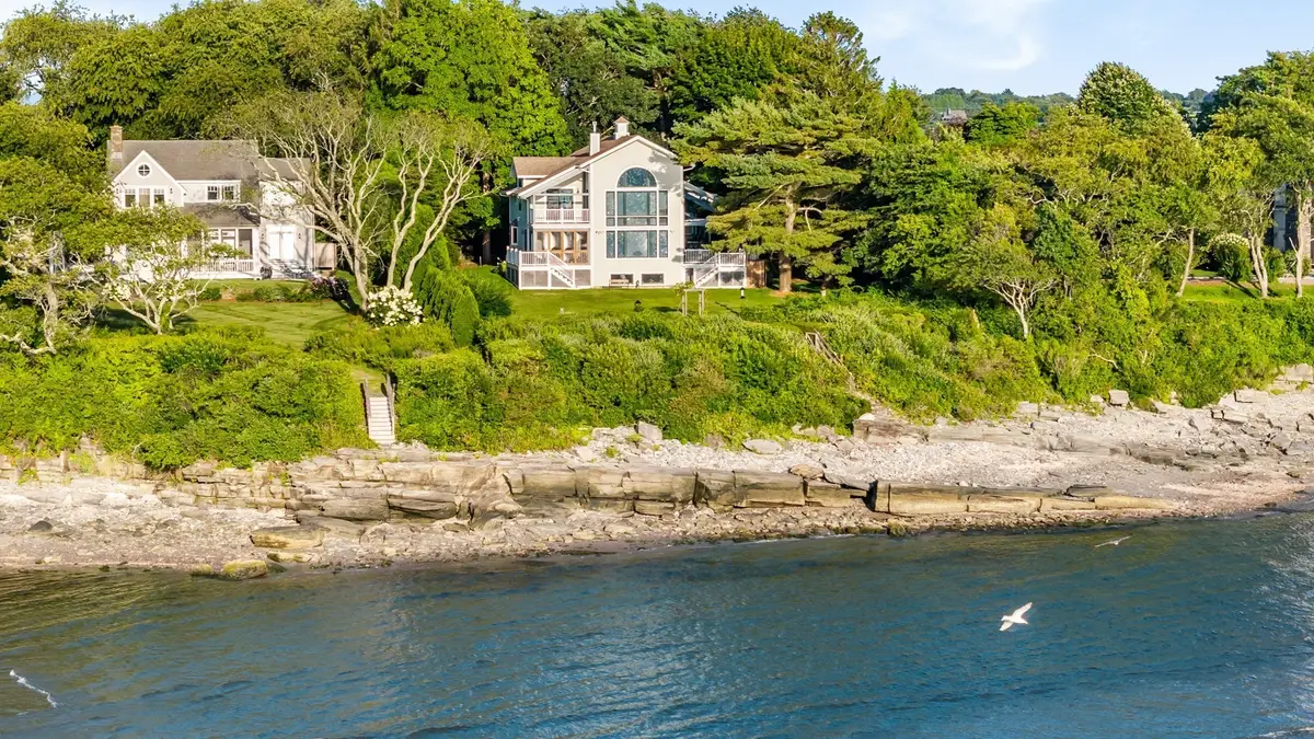 109 High Hill Rd, Tiverton, RI 02878 - #1