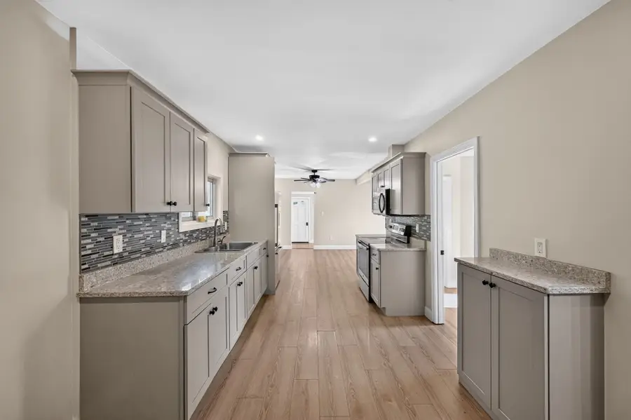 9 Highland St, Boylston, MA 01505 - #3