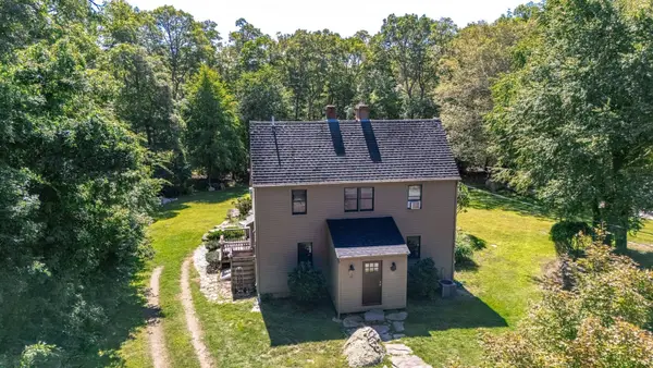 2 Monument Dr, Westport, MA 02790
