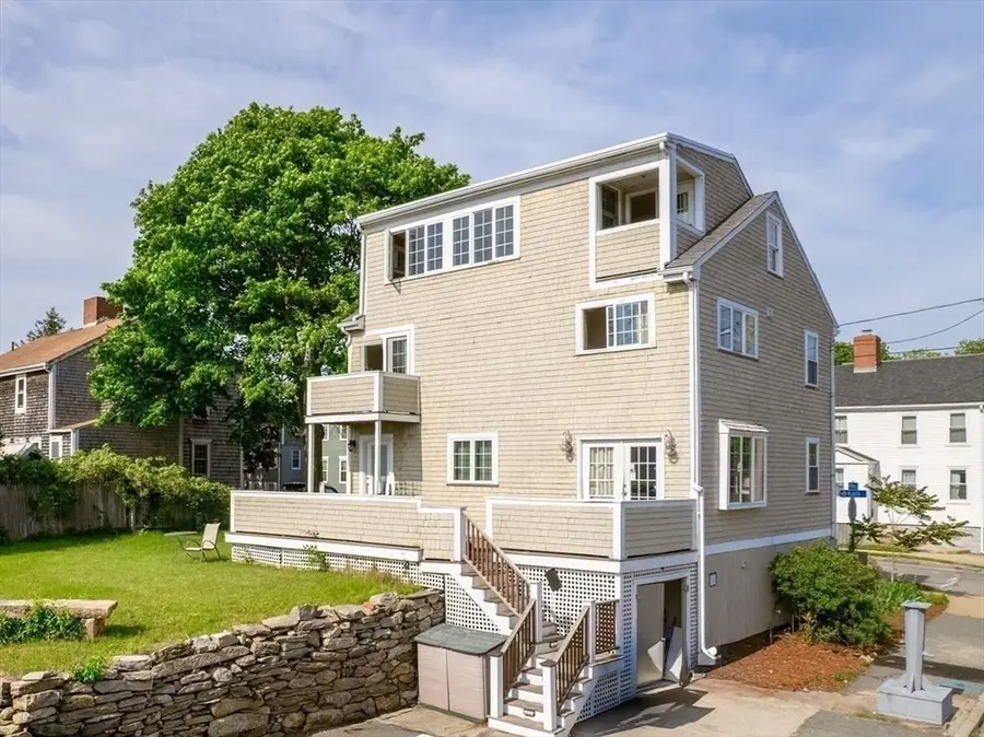 16 Middle St, Fairhaven, MA 02719 - #2