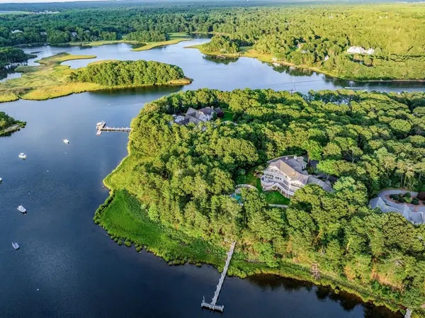 16 Cove Point Lane, Barnstable, MA 02648
