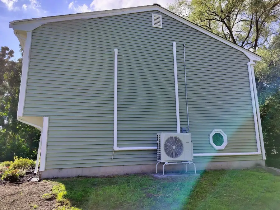 218 Pleasant St, Seekonk, MA 02771 - #2
