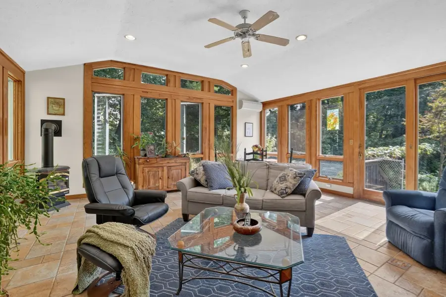 31 Brown St, Andover, MA 01810 - #3