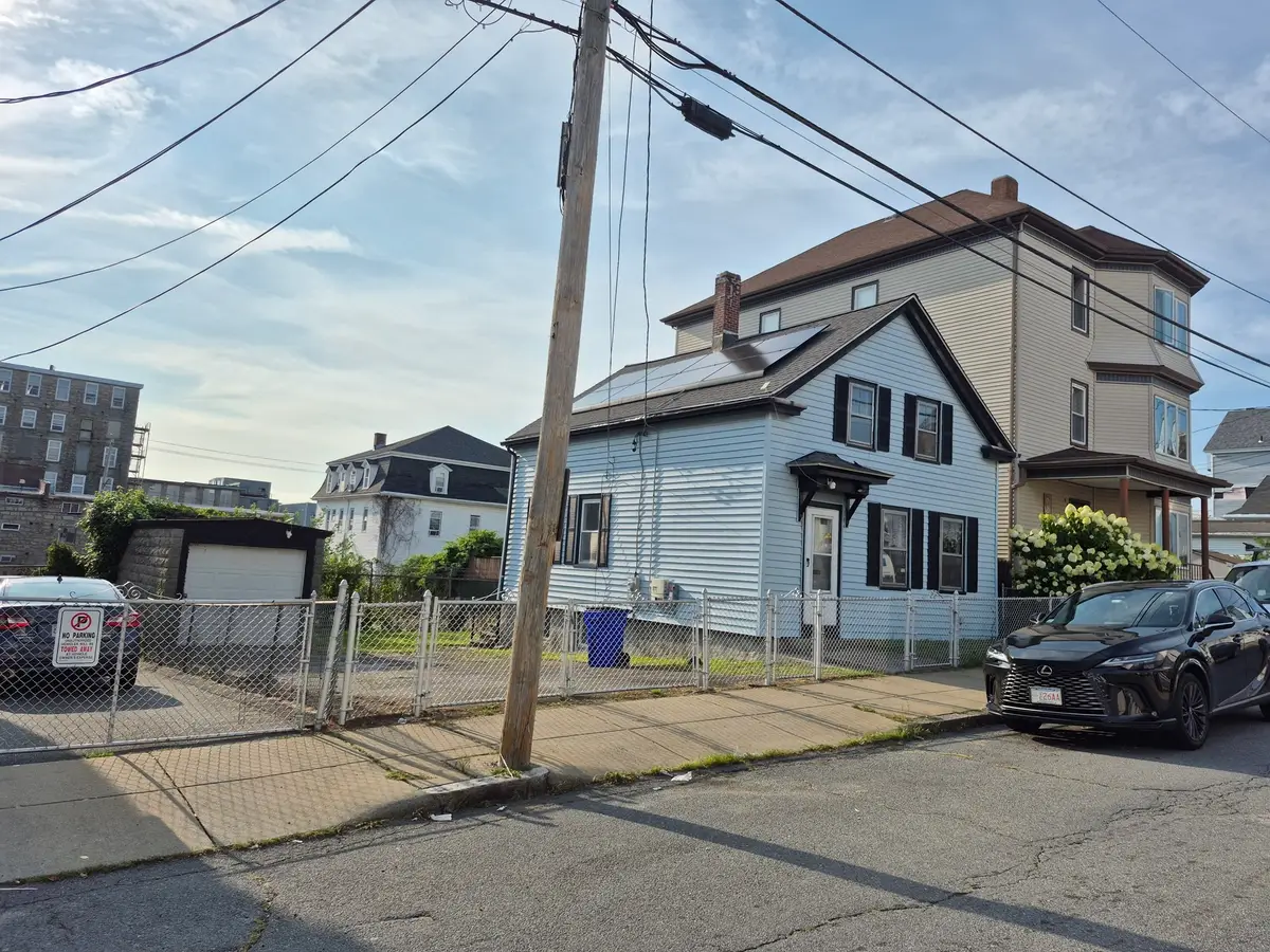 90 Tremont St, Fall River, MA 02720 - #1