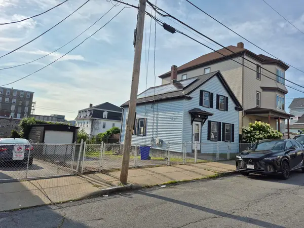 90 Tremont St, Fall River, MA 02720
