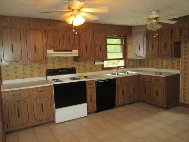 180 Ash Street, Spencer, MA 01562 - #2