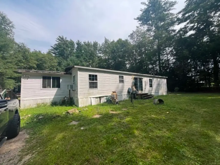 513 E River St, Orange, MA 01364 - #3