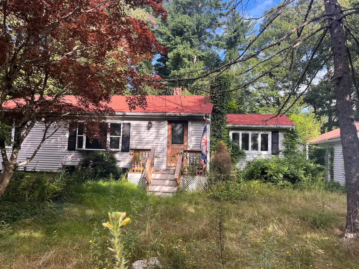 138 Holmes St, Halifax, MA 02338 - #1