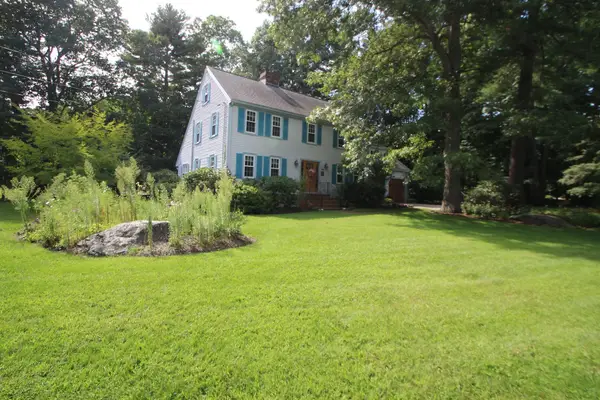 125 Boxwood Ln, Bridgewater, MA 02324