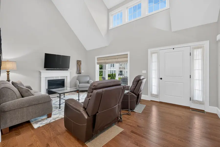 2 Hybrid Dr, Lakeville, MA 02347 - #3