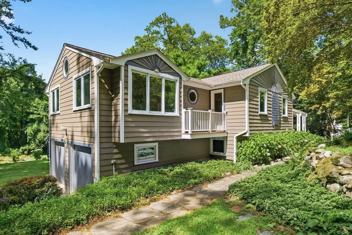 126 Lexington Road, Lincoln, MA 01773 - #1