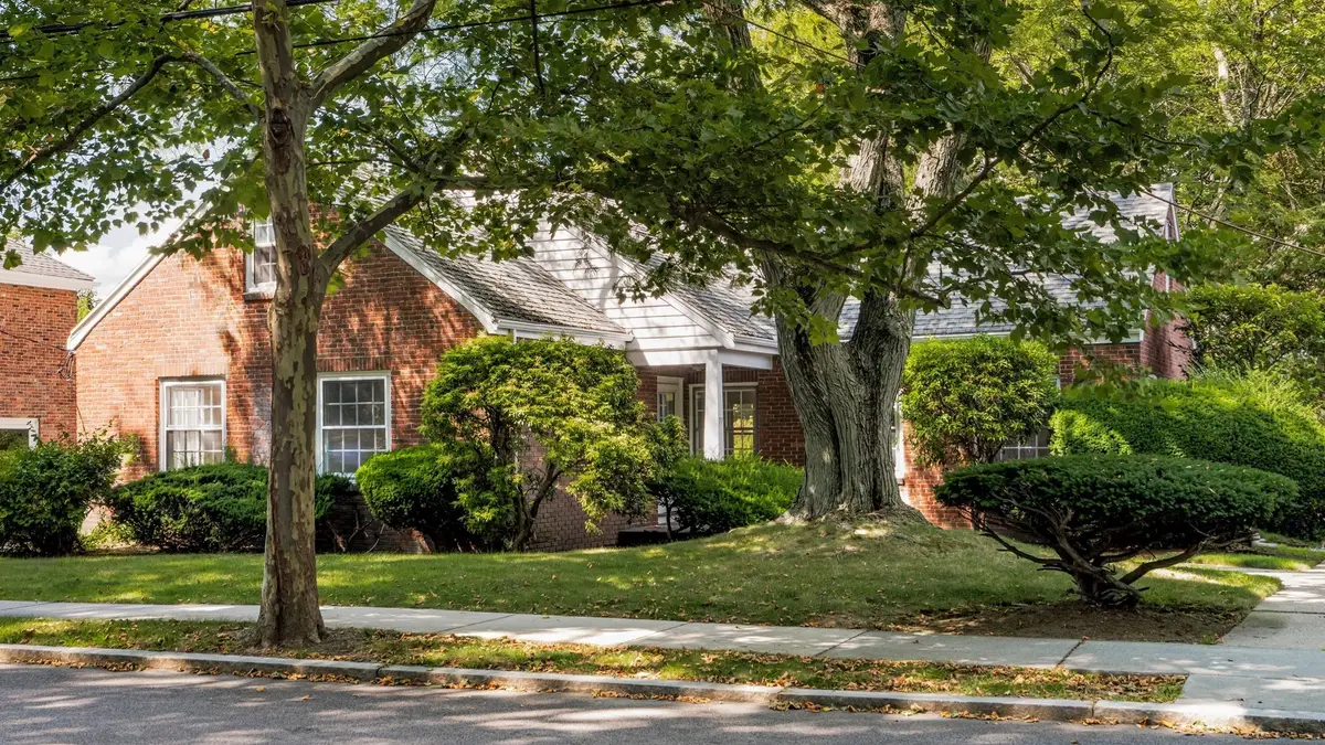 77 Jordan Rd, Brookline, MA 02446 - #1