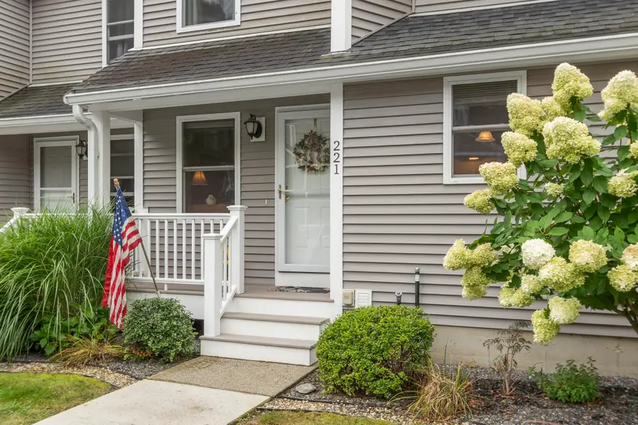 221 Bayberry Hill Ln #221, Leominster, MA 01453 - #2
