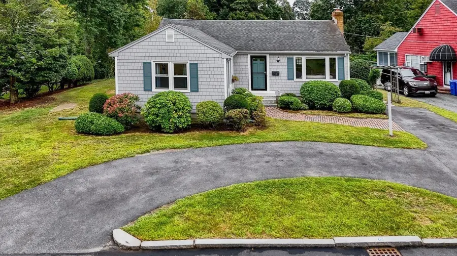 16 Central St, Wakefield, MA 01880 - #2