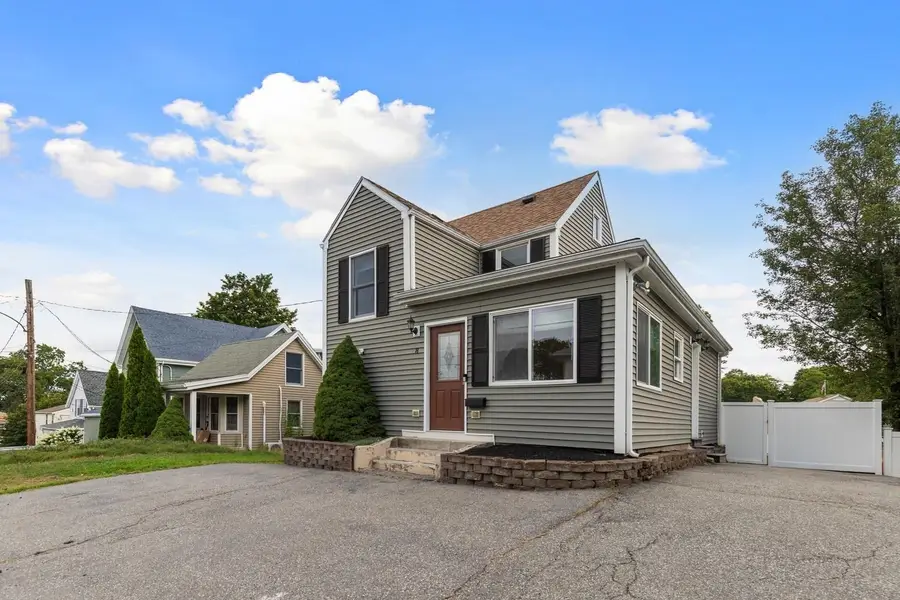 8 Herbert St, Wakefield, MA 01880 - #2