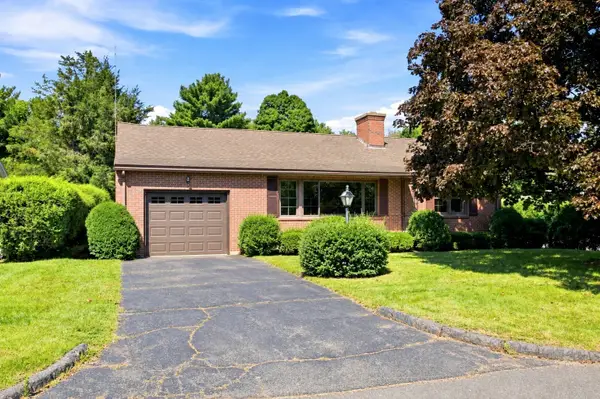 37 Charles Hill Rd, Holyoke, MA 01040