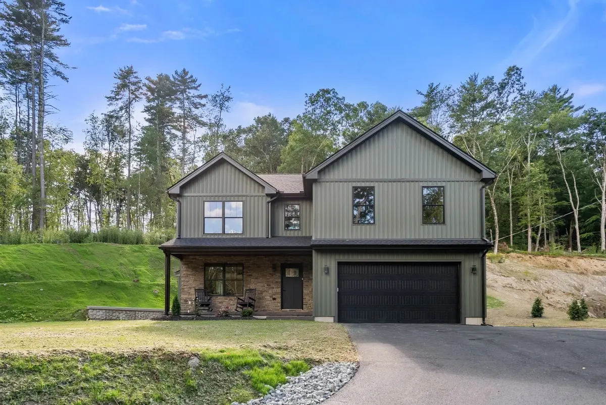 3052 Foster St, Palmer, MA 01069 - #1