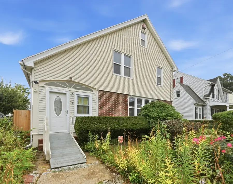 73 Santa Barbara St, Springfield, MA 01104 - #3
