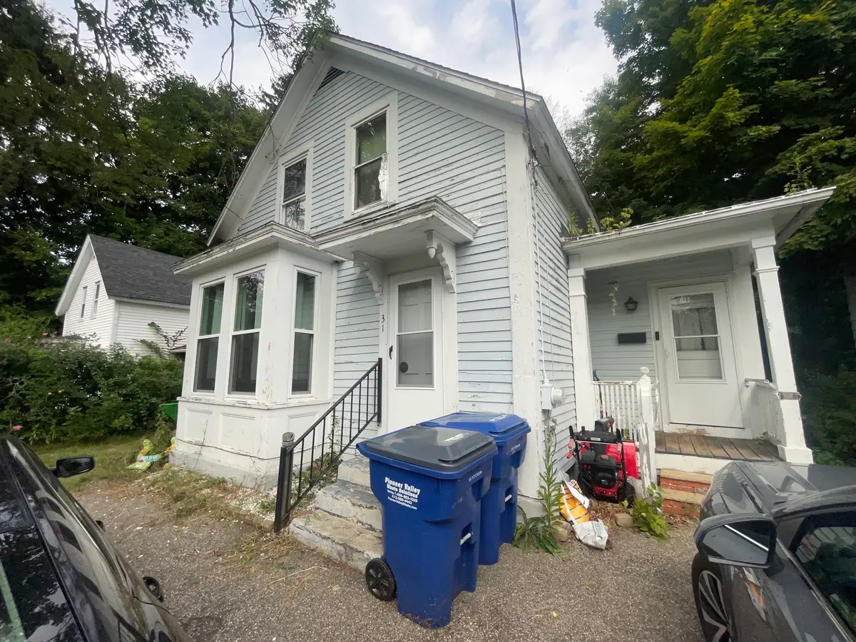 31 Eddy St, Ware, MA 01082 - #1