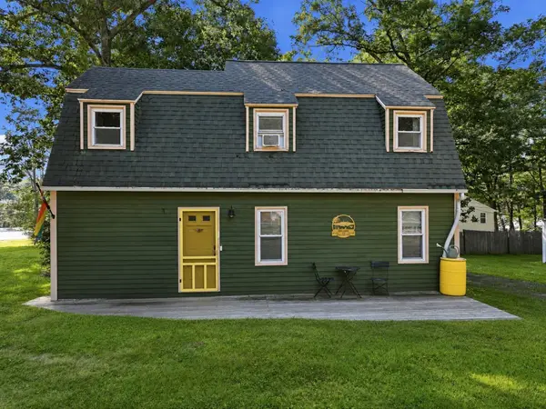 24 Briarcliff Ln #B, Spencer, MA 01562