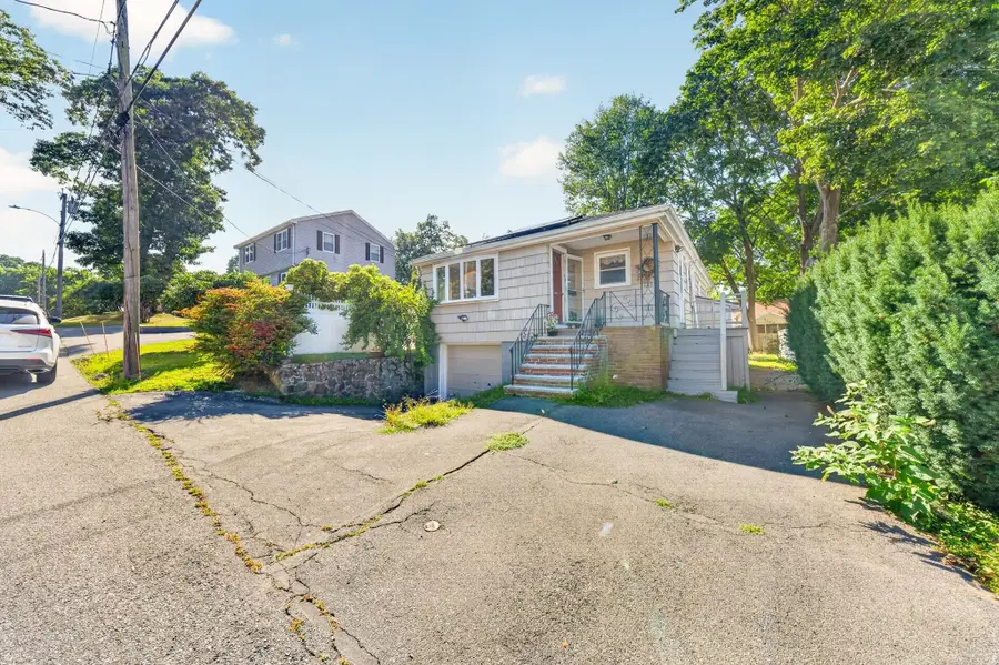 33 Fairchild Ave, Saugus, MA 01906 - #3