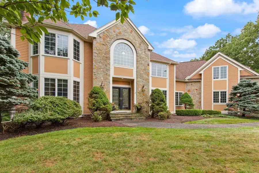 66 Eisenhower Dr, Sharon, MA 02067 - #2