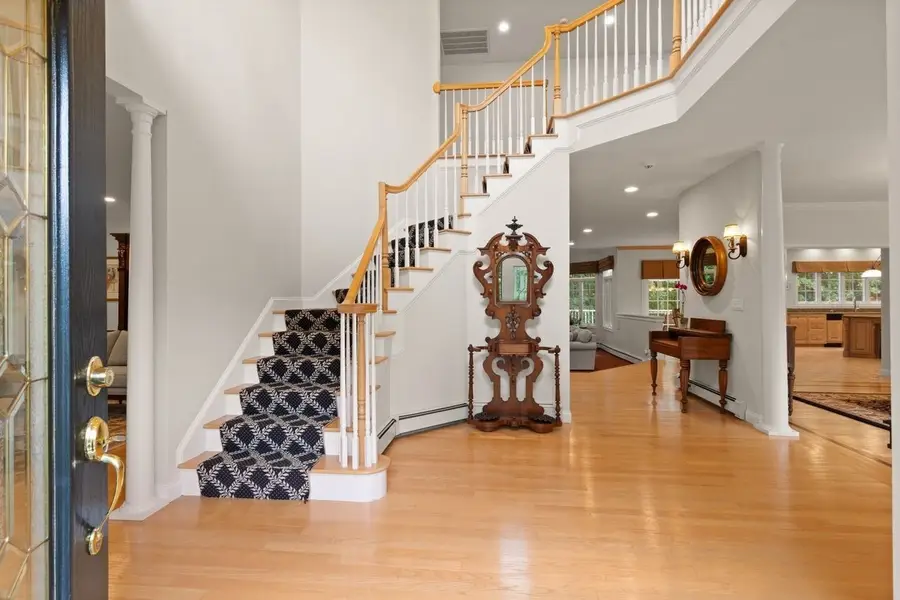 66 Eisenhower Dr, Sharon, MA 02067 - #3