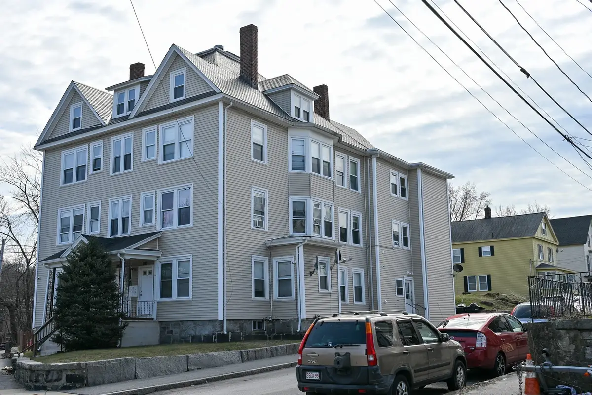 781 Lawrence St, Lowell, MA 01852 - #1