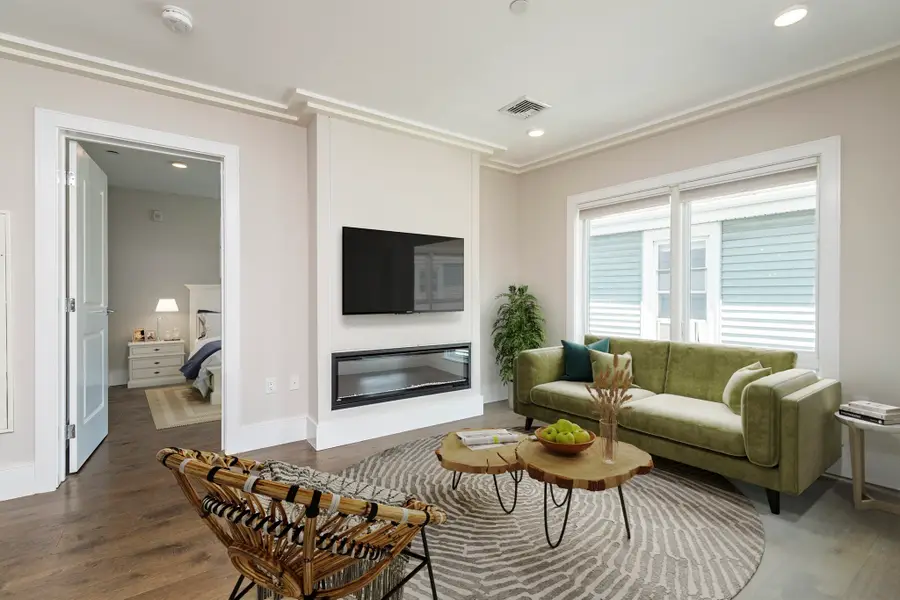 214 Market St #201, Boston, MA 02135 - #3