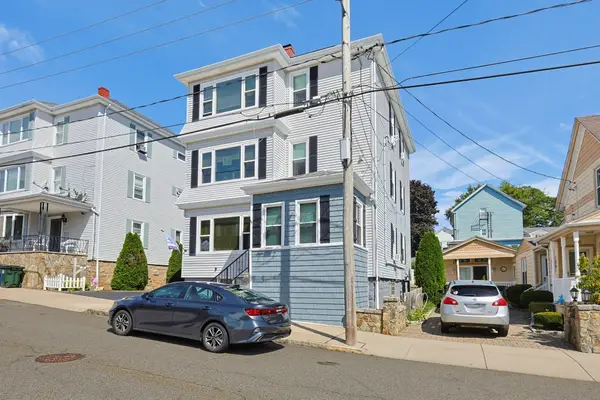 88 Arizona St, Fall River, MA 02723