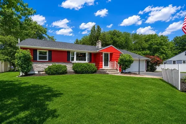 11 Sunset Dr, Easton, MA 02334