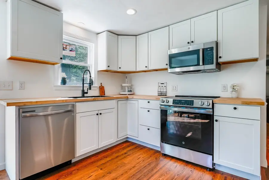 8 Tabor Ln, Rochester, MA 02770 - #3
