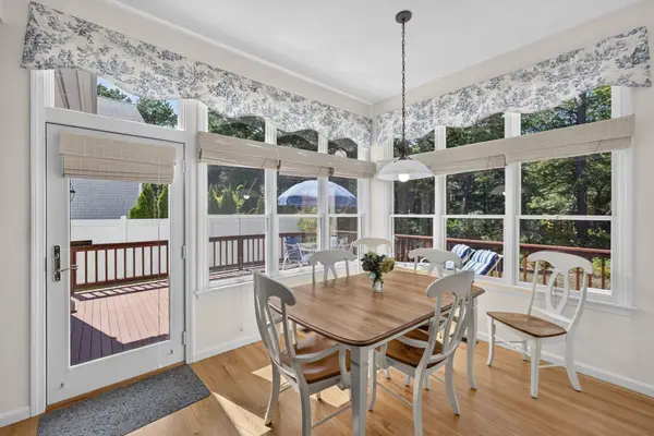 10 Forest Edge, Plymouth, MA 02360