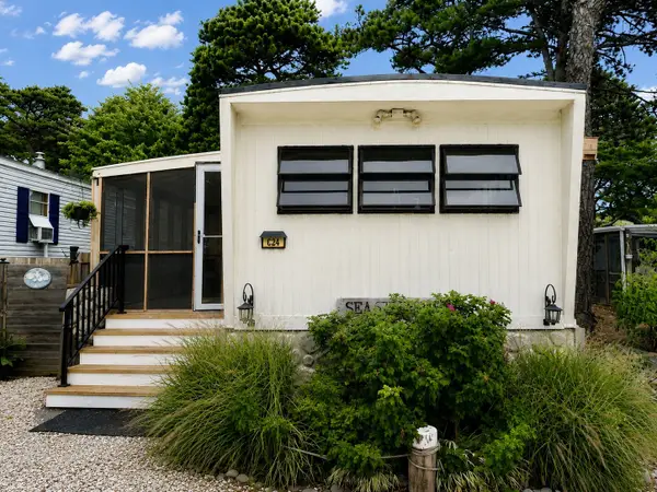 210 West #C-24, Wellfleet, MA 02667