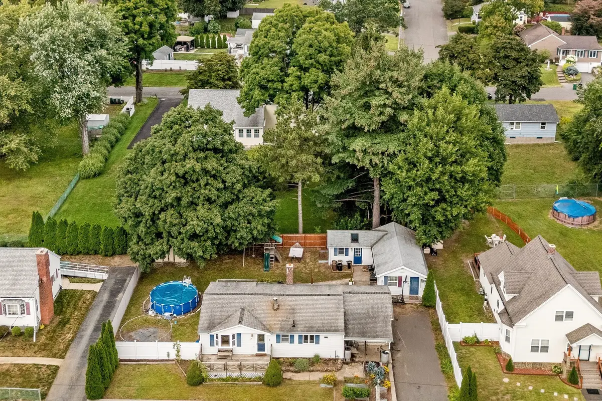 80 Quartus St, Chicopee, MA 01013 - #1