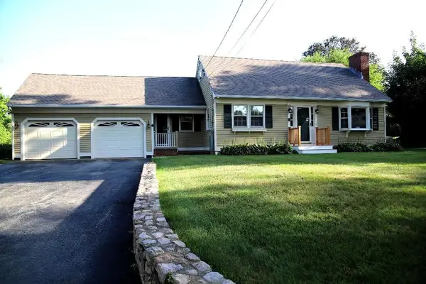 6 Edgewood Ln, Mattapoisett, MA 02739