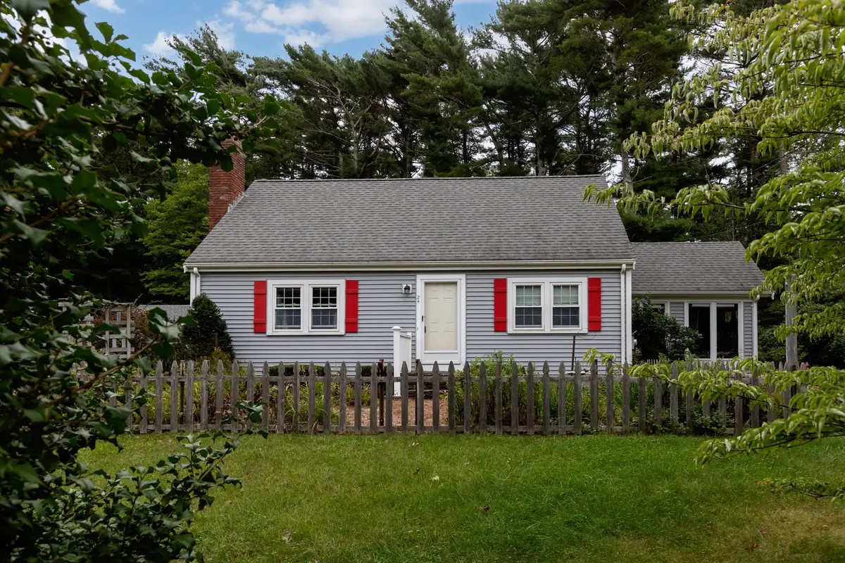 24 Fresh Pond Cir, Plymouth, MA 02360 - #1