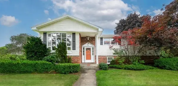 36 Roman Dr, Shrewsbury, MA 01545