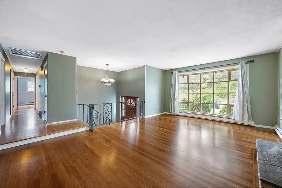 36 Roman Dr, Shrewsbury, MA 01545 - #2