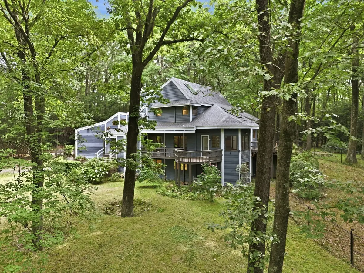 616 Station Rd, Amherst, MA 01002 - #1