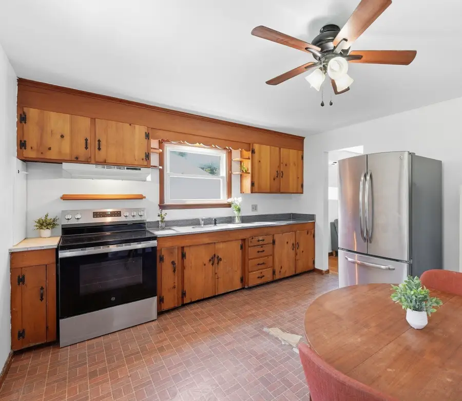 956 Ryan Rd, Northampton, MA 01062 - #3