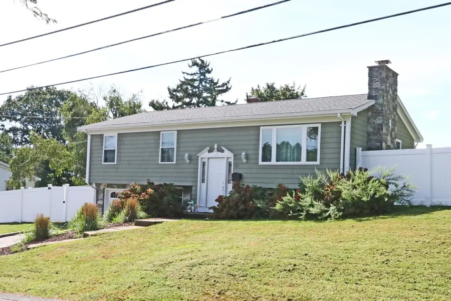 85 Forsyth Ave, Somerset, MA 02726 - #2