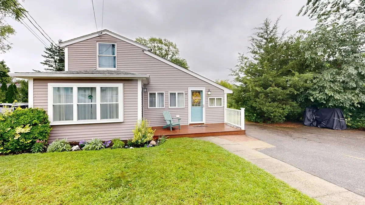 42 Clancy St, Swansea, MA 02777 - #1
