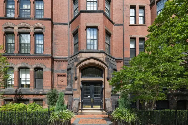 191 Commonwealth Avenue #PH61, Boston, MA 02116