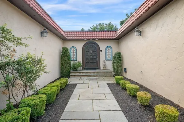 37 Phillips Beach Ave, Swampscott, MA 01907