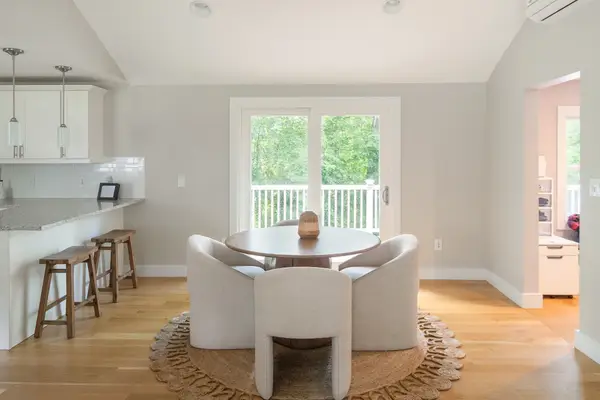 109 Country Ln, Westwood, MA 02090
