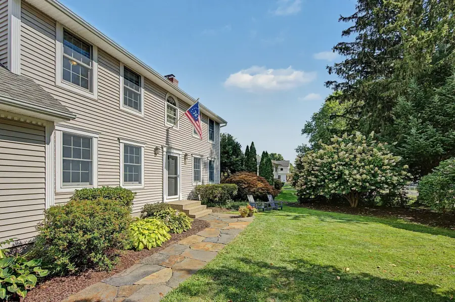 56 North St, Hatfield, MA 01038 - #3